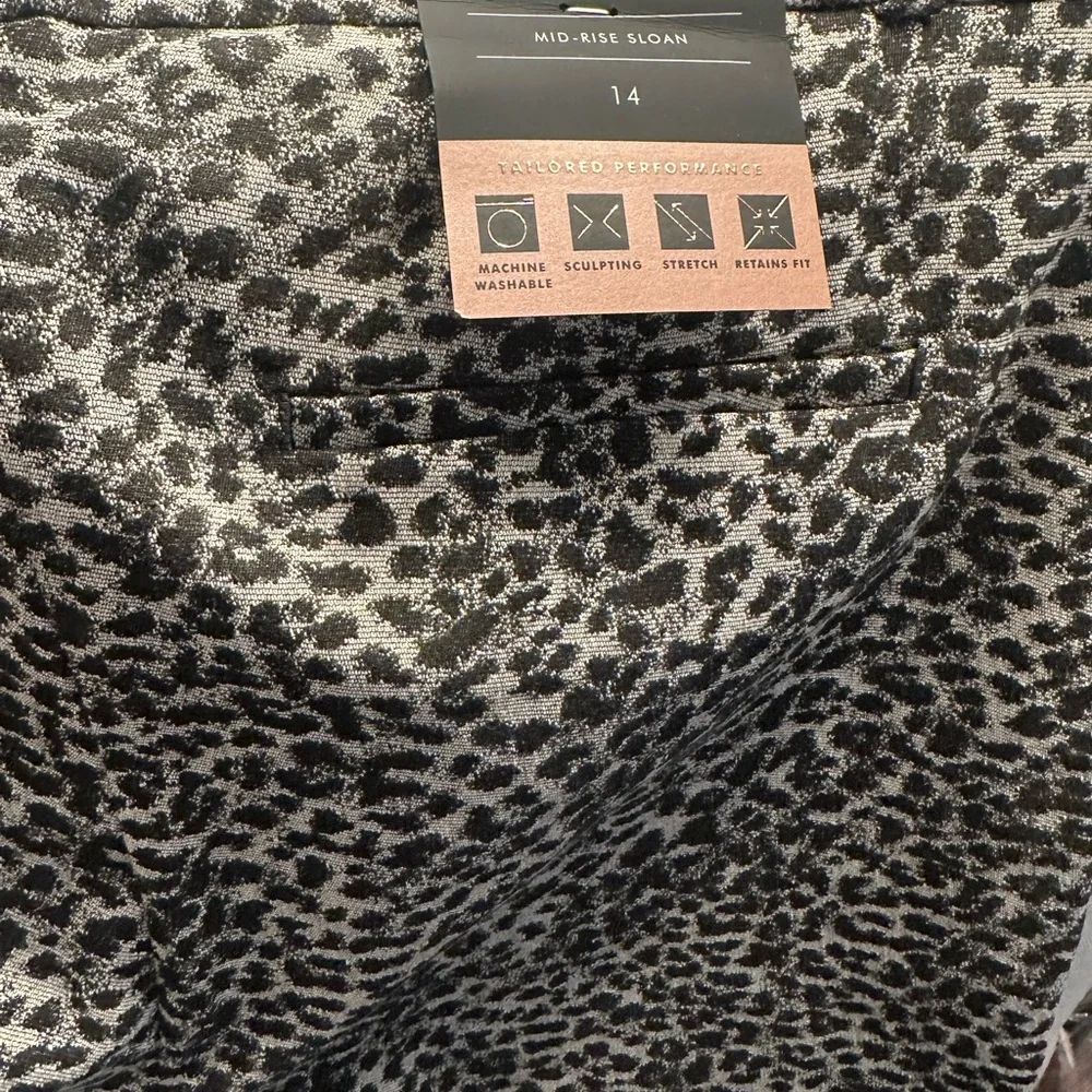 NWT Banana Republic size 14 Mid-rise Sloan Leopard pants. Black and white - Picture 5 of 6